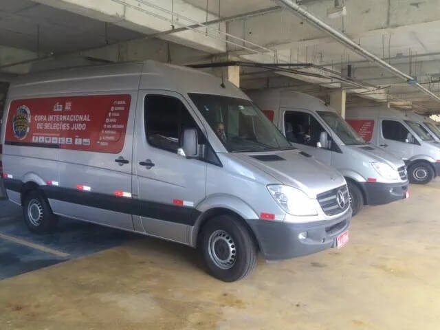 Transporte de vans para empresa